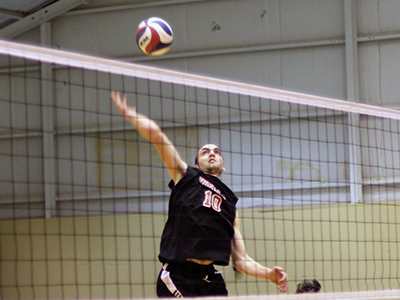 Men’s Volleyball Wins Back-To-Back Matches, Extends Win Streak