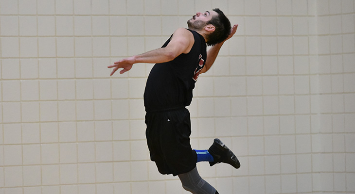 Five-Set Win For Men's Volleyball In NEAC Opener