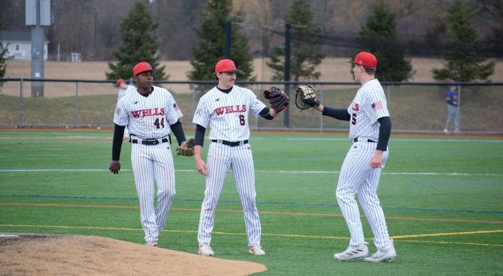 James, Izquierdo Stay Hot as Express Drop Two Against SUNY Poly