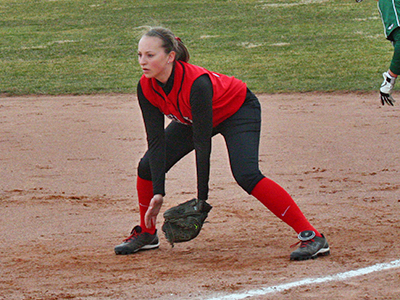 Softball Suffers Back-To-Back Losses To SUNYIT