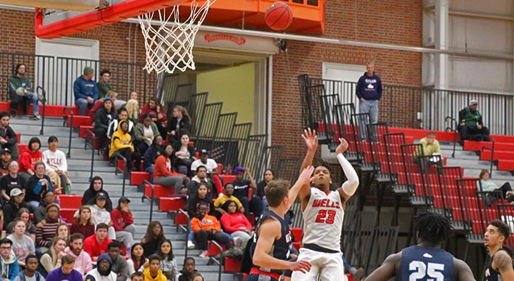 Men’s Basketball Team Takes Terriers to the Wire