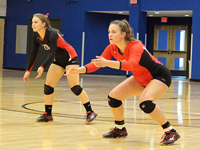 Women’s Volleyball Defeated Twice To Open Ithaca College Invitational